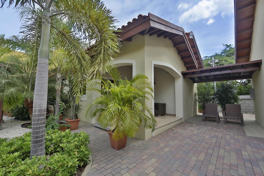 Costa Esmeralda Village Palm Beach Exterior photo