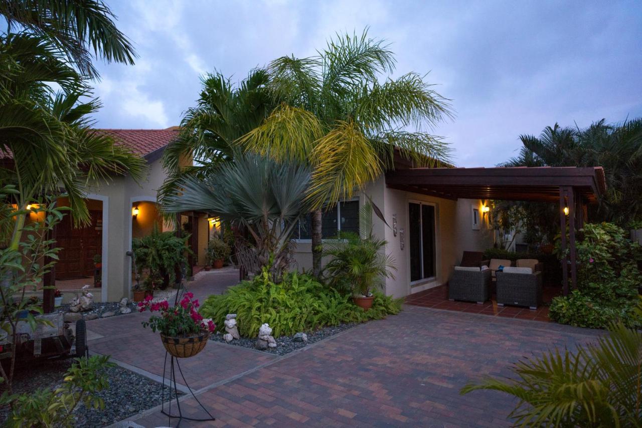 Costa Esmeralda Village Palm Beach Exterior photo